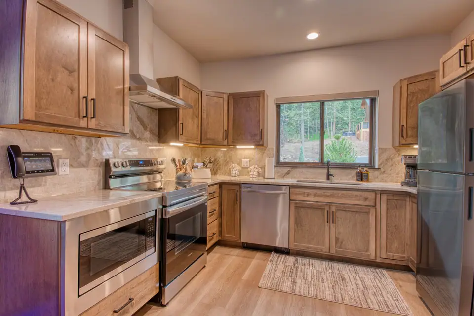 DreamView Poolside full kitchen