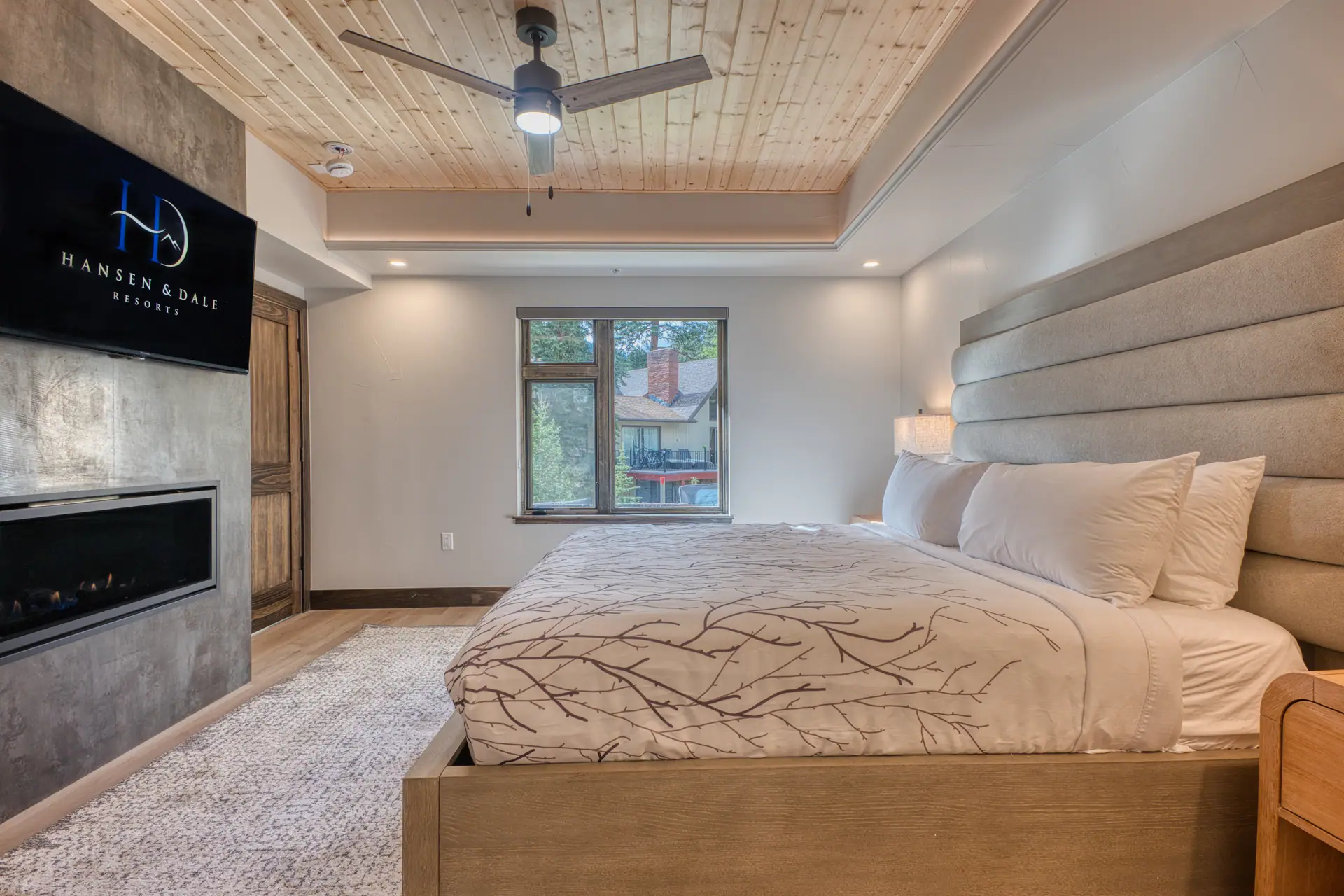 DreamView Suite king bedroom with fireplace
