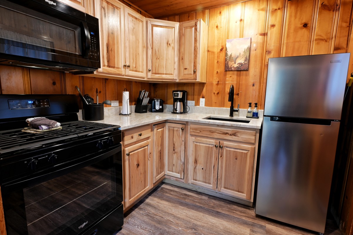 Black Bear cabin on Fall River in Estes Park