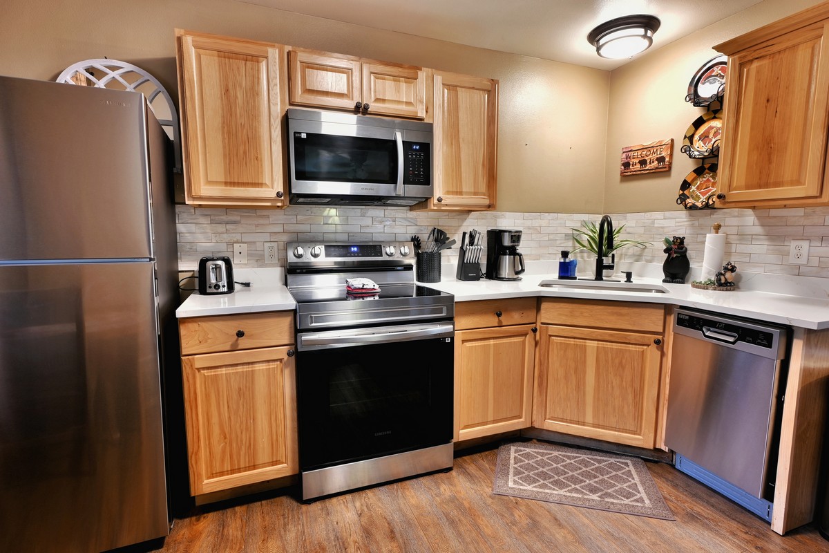 Fully-equipped kitchen in an Estes Park vacation rental.