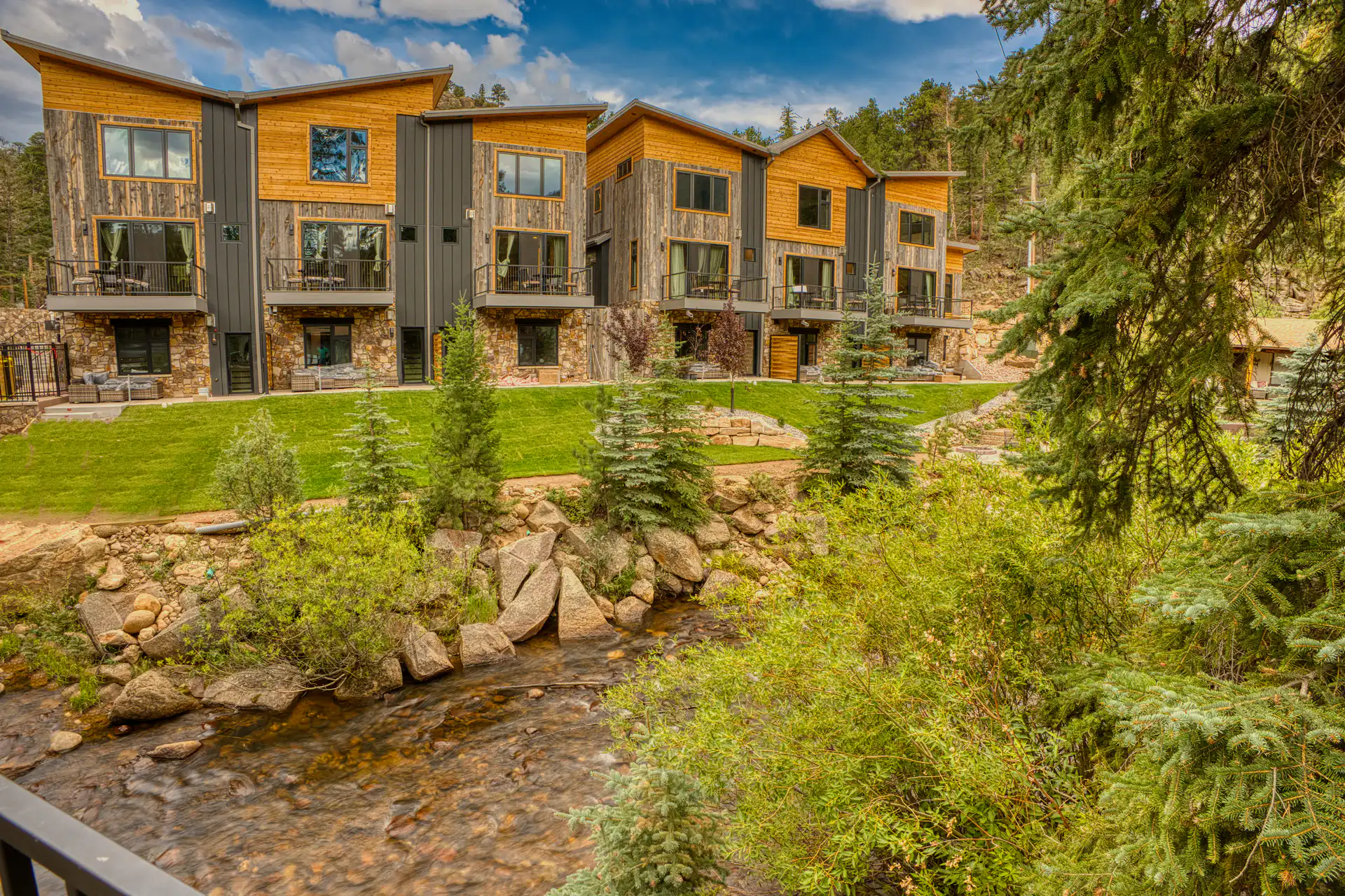 DreamView Grand in Estes Park, CO